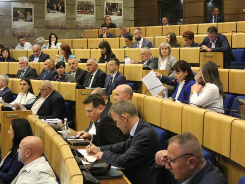 Završena sjednica Doma naroda, povučene tri zadnje točke dnevnog reda