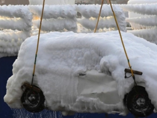 Iz Japana krenuli kao Honde i Toyote, u Vladivostok uplovili kao sante leda