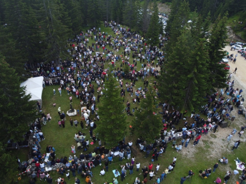 FOTO/VIDEO: Tisuće vjernika na Kedžari proslavilo 'Divin dan'