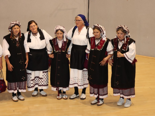 FOTO/VIDEO: Škola folklora u Prozoru koncertom predstavila svoj rad