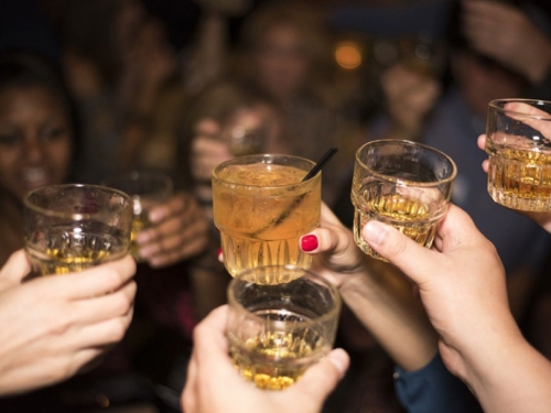 Neurokirurg otkrio koliko vremena treba da tijelo razgradi alkohol