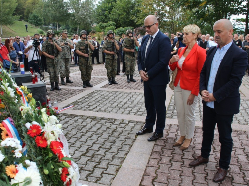 FOTO/VIDEO: Na Uzdolu obilježena 23. obljetnica stravičnog pokolja nad Hrvatima