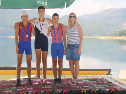 FOTO: Na Ramskom jezeru održana veslačka regata