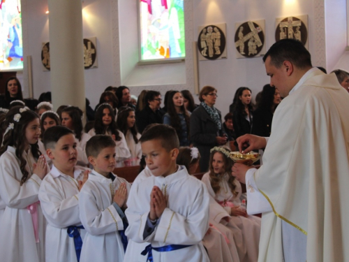FOTO: Prva pričest u župi Prozor