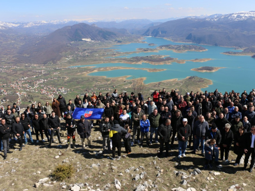 Mirno okupljanje na Zahumu: Ramci poručili – ''Ne damo svoje!''