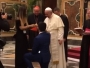 VIDEO Političar zaprosio curu ispred Pape: Ona zanijemila od šoka