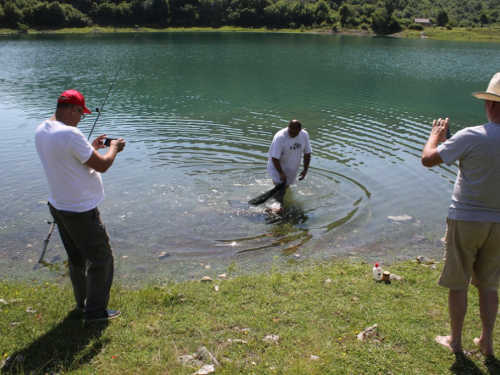 FOTO/VIDEO: U Ramskom jezeru uhvaćen šaran kapitalac od 28,4 kg