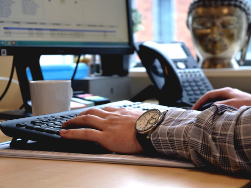 Gdje se najbolje zarađuje u BiH: Top 15 djelatnosti s najvećim rastom plaća u 2025.