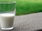 U skladištima čeka 20 milijuna litara mlijeka, BiH ga nema kome prodati