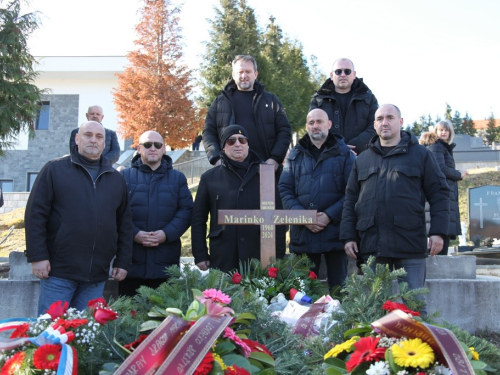 FOTO: Pokopan Marinko Zelenika, stotine ljudi na ispraćaju