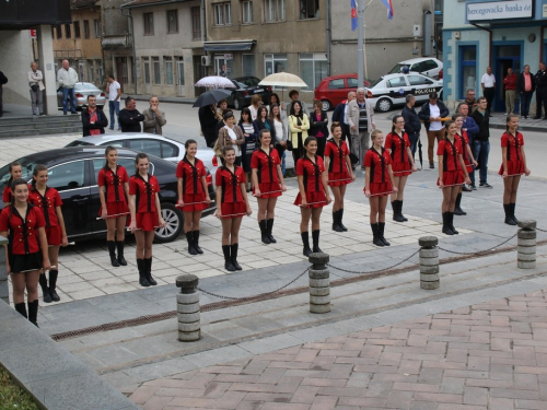 FOTO: Polaganjem vijenaca i svečanom sjednicom započelo obilježavanje Dana općine