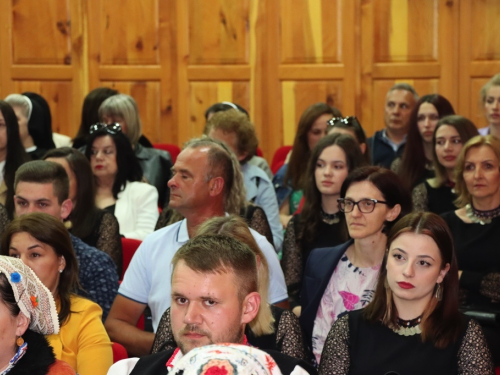 FOTO: Na Šćitu održana 5. kulturno-vjerska baština Hrvata BiH pod geslom ''Vratimo nadu zavičaju''