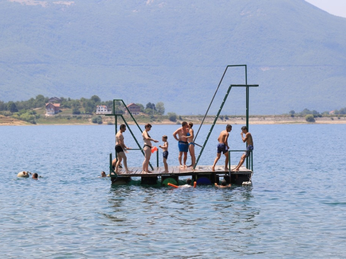 FOTO/VIDEO: Ramci spas od vrućina pronašli na Ramskom jezeru