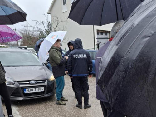 Mještani Doljana i Sovića blokirali M-17.5