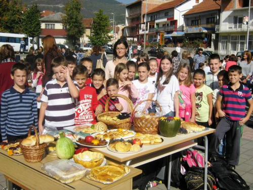 Dani kruha i zahvalnosti za plodove zemlje u OŠ Marka Marulića Prozor