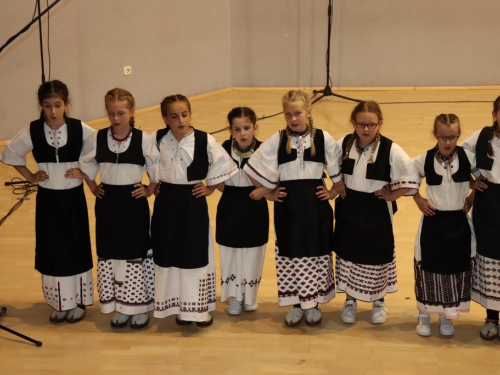 FOTO/VIDEO: Škola folklora u Prozoru koncertom predstavila svoj rad