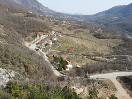 FOTO/VIDEO: Rama iz zraka - Družinovići