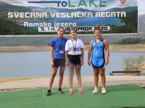 FOTO: Na Ramskom jezeru održana 8. veslačka regata