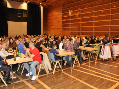 FOTO: 8. susret iseljenih župljana župe Uzdol u Innsbrucku