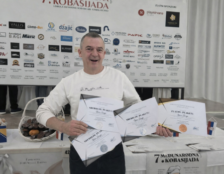 Duvanjska kobasijada: Ivica Sičaja osvojio tri srebrne i jednu zlatnu plaketu