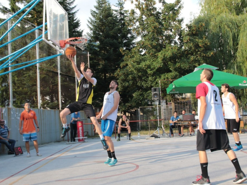 FOTO: Druga večer Streetball turnira u Prozoru