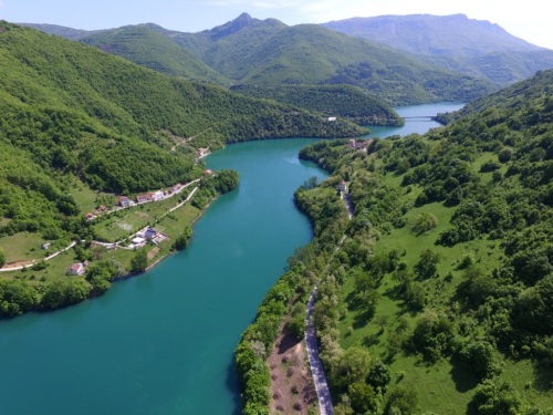 FOTO/VIDEO: Rama iz zraka - Gračac