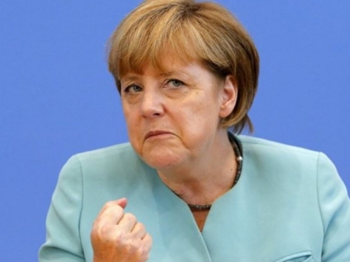 Merkel: Ako propadne euro, propada i Europa!