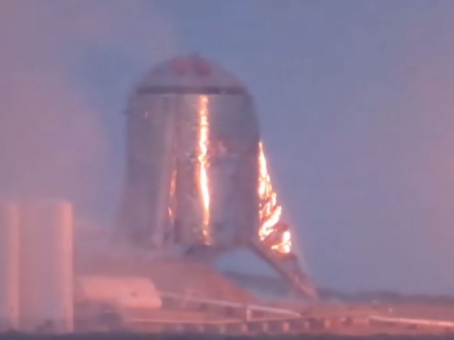 SpaceX-ov Starship obavio prvo paljenje motora i "skok" rakete