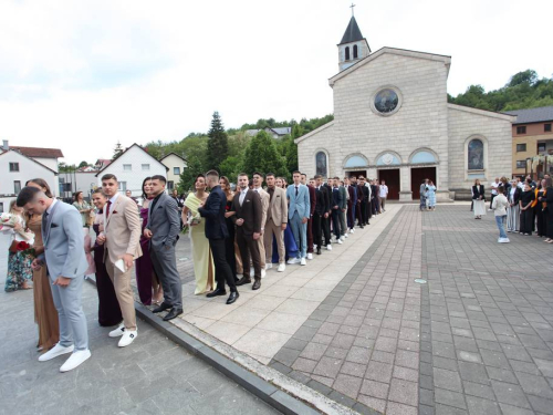 FOTO: Matura 2026. - Defile mladosti na ulicama Prozora
