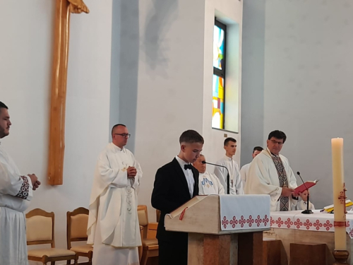 FOTO: Krizma i prva pričest u župi Uzdol