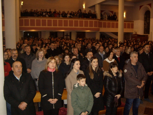 FOTO: Polnoćka u župi Prozor