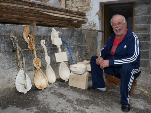 FOTO/VIDEO: Ramski majstor za gusle - Ivan Franjušić