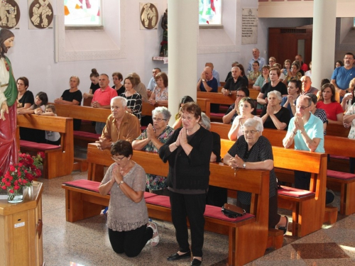 FOTO: U župi Prozor započela trodnevnica