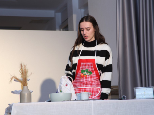 FOTO: Božićna priredba u župi Rumboci