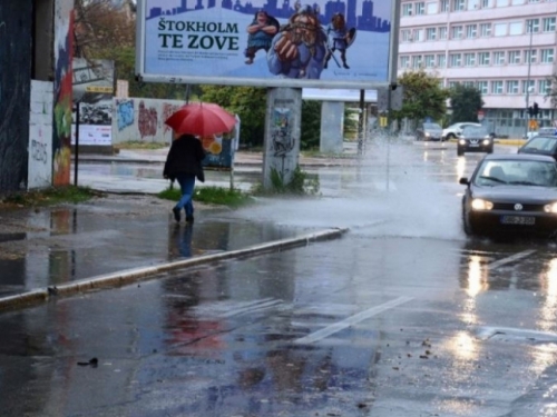 Obilna kiša u Hercegovini, upaljen crveni meteoalarm