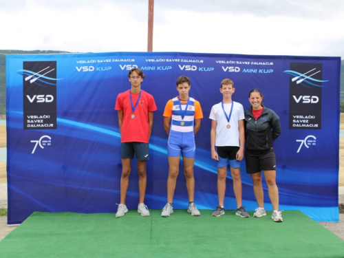 FOTO: Na Ramskom jezeru održana 10. veslačka regata
