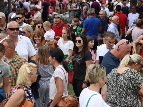 FOTO/VIDEO: Tisuće vjernika na Kedžari proslavilo Divin dan