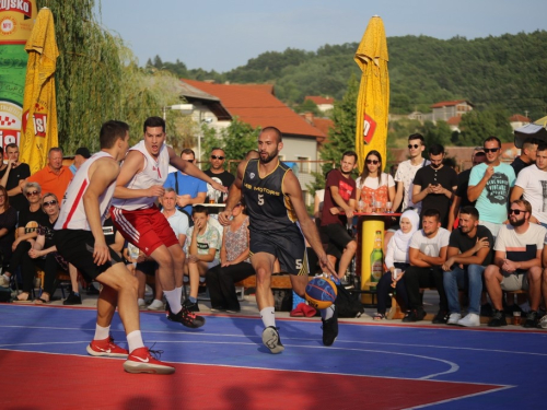 FOTO: Ekipa ''Makarska 3x3'' pobjednik 19. Streetball Rama 2021.