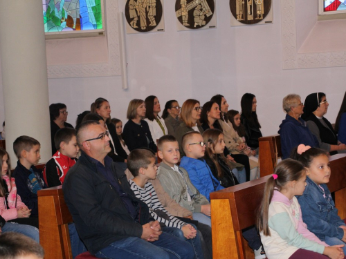 FOTO: Blagoslov prvašića u župi Prozor