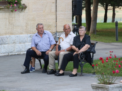 FOTO: Promocija knjige dr. sc. Šimuna Novakovića i druga večer trodnevnice na Šćitu