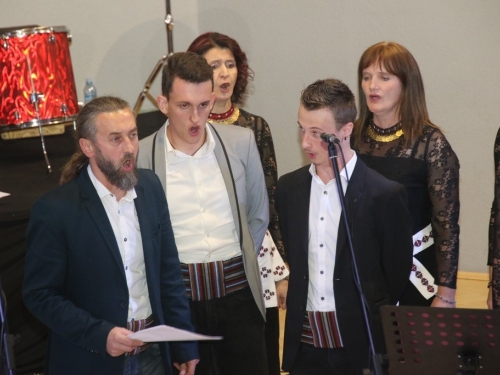 FOTO/VIDEO: U Prozoru održana promocija novog albuma Etno skupine Čuvarice