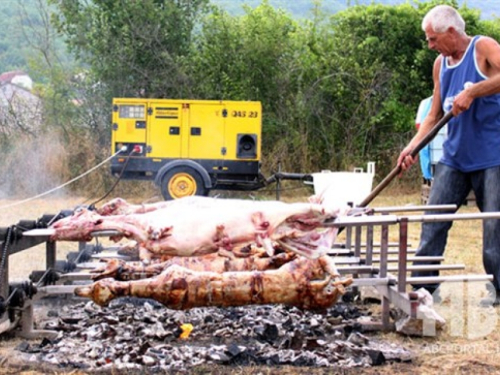 Za pričest, krizmu i svadbe Hercegovina troši više od 200 tona janjetine, mesari rade pravi biznis!