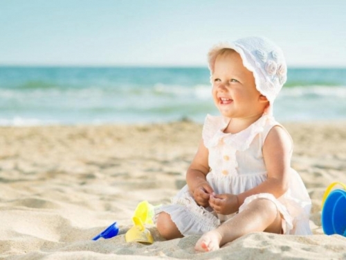 Bebe do šest mjeseci ne smije se izlagati direktnom suncu