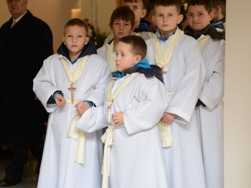 FOTO: Mons. dr. Pero Sudar blagoslovio novi križ i spomenik Stjepanu Džalti na Uzdolu