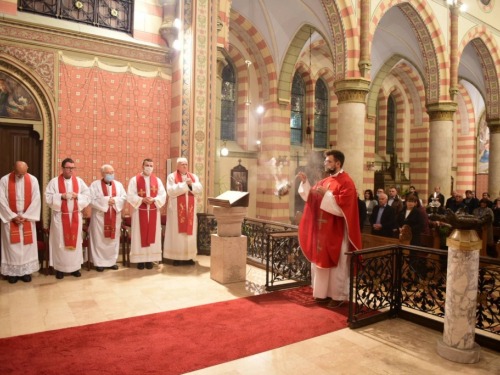 FOTO: Kardinal Puljić za svećenika zaredio Josipa Dedića