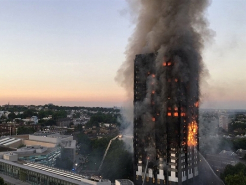 Najmanje 30 ljudi prebačeno u bolnice nakon požara u stambenom tornju u Londonu