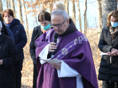 FOTO: Put križa kroz fratarski gaj na Šćitu