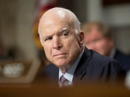 McCain: "Susret Trumpa s Putinom je tragična pogreška"