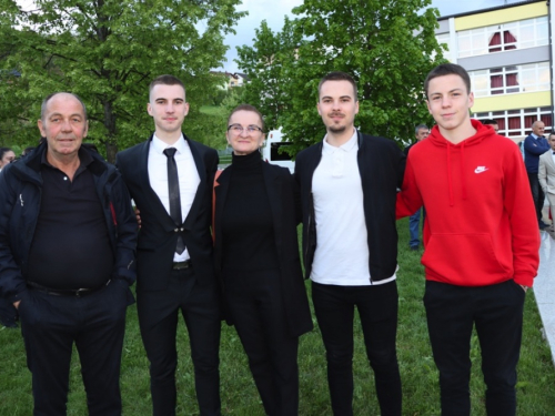 FOTO/VIDEO: Matura 2023. - Defile mladosti na ulicama Prozora