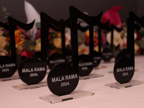 FOTO: Ines Markešić i Magdalena Zadro pobjednice dječjeg festivala ''Mala Rama 2024.''